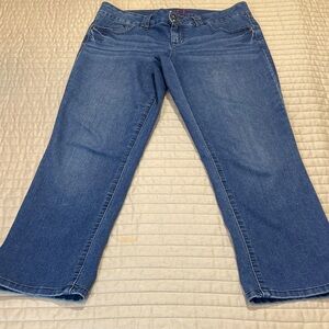 ELLE Classic Blue Women's SIZE 8 SOFT DENIM Jeans